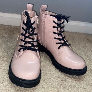 Never Worn Art Class Rainboots Kids Sz 4